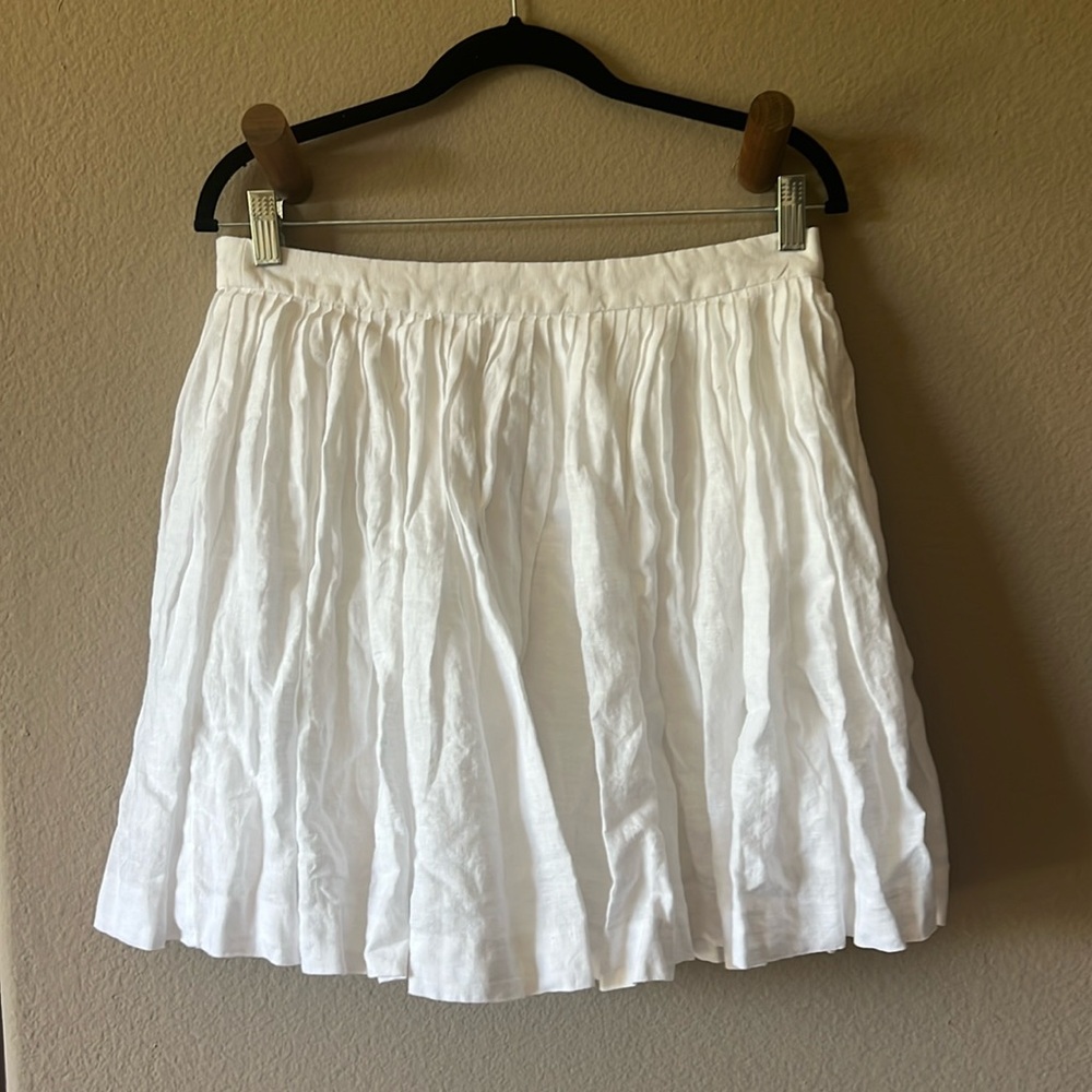 J Crew Linen Mini - White. Size 10 (runs small - more like a size 8 or 6)